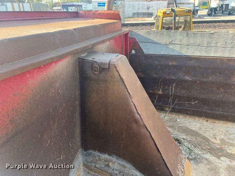 image for item LI9611 1993 International F4900  dump truck