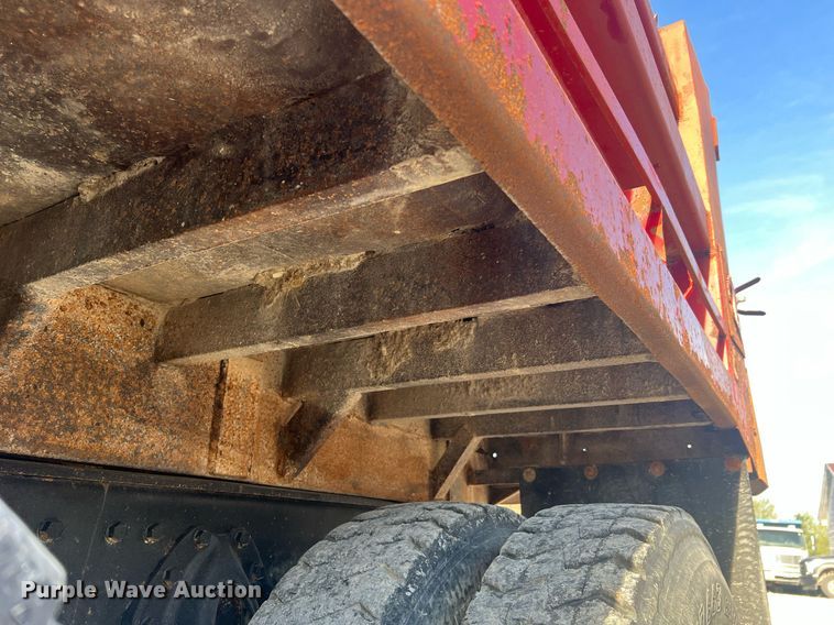 image for item LI9611 1993 International F4900  dump truck