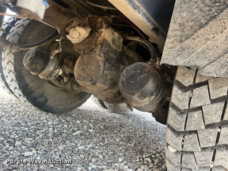 image for item LI9611 1993 International F4900  dump truck