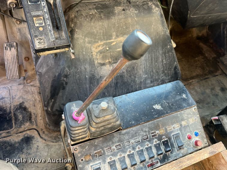 image for item LI9611 1993 International F4900  dump truck