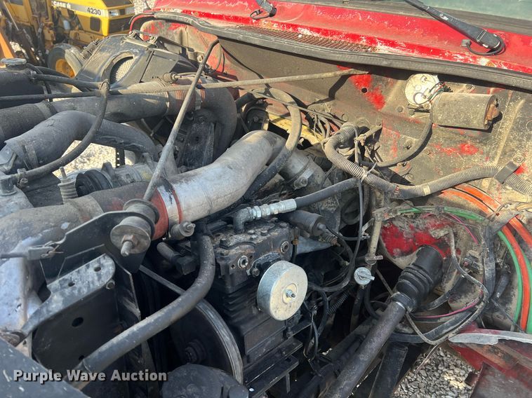 image for item LI9611 1993 International F4900  dump truck