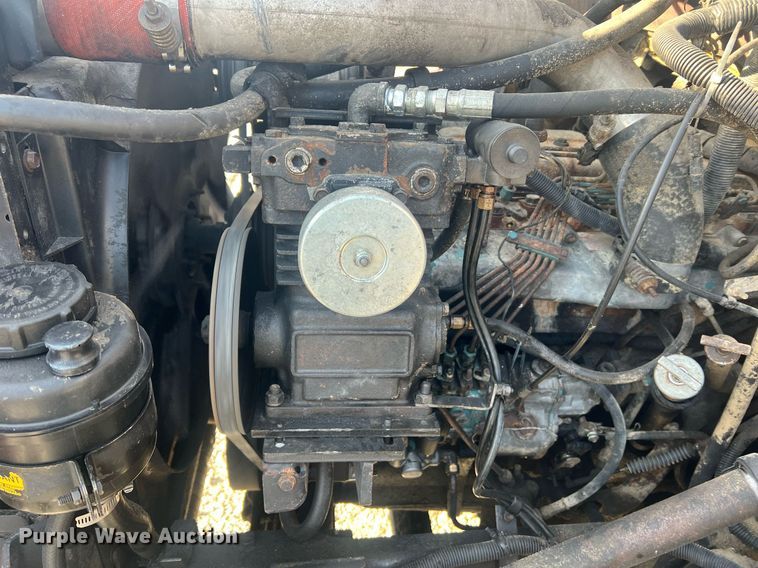 image for item LI9611 1993 International F4900  dump truck