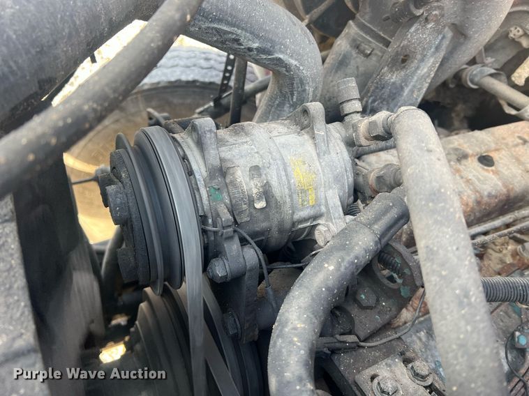 image for item LI9611 1993 International F4900  dump truck