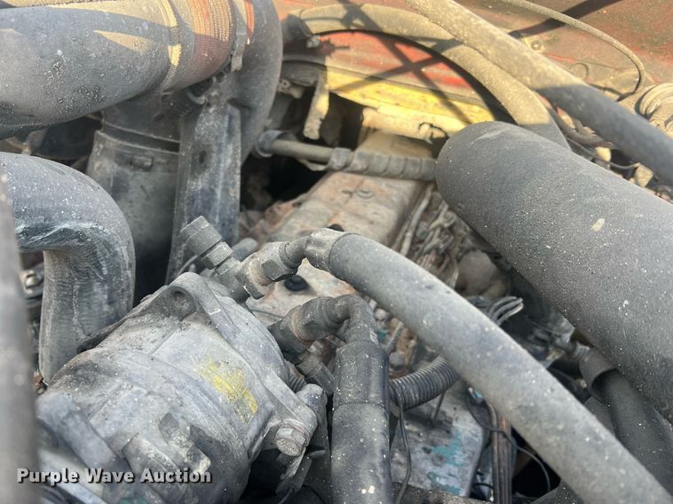 image for item LI9611 1993 International F4900  dump truck