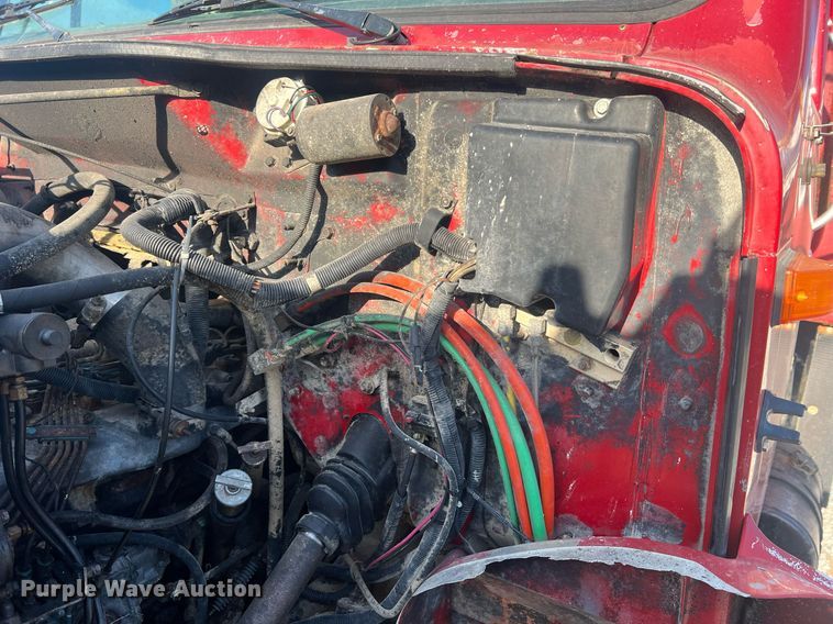 image for item LI9611 1993 International F4900  dump truck