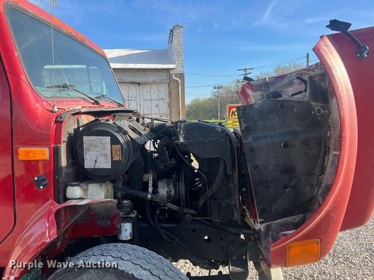 image for item LI9611 1993 International F4900  dump truck