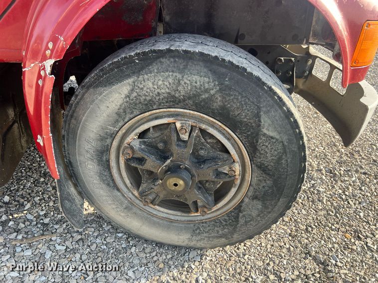 image for item LI9611 1993 International F4900  dump truck