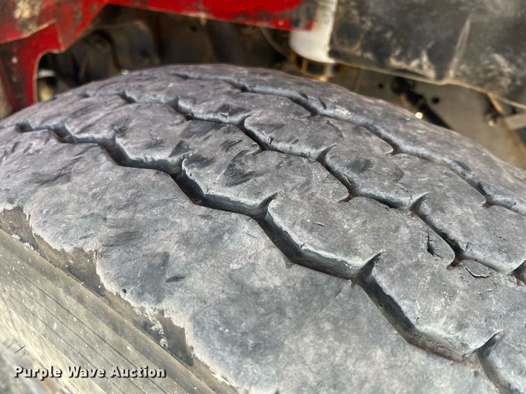 image for item LI9611 1993 International F4900  dump truck