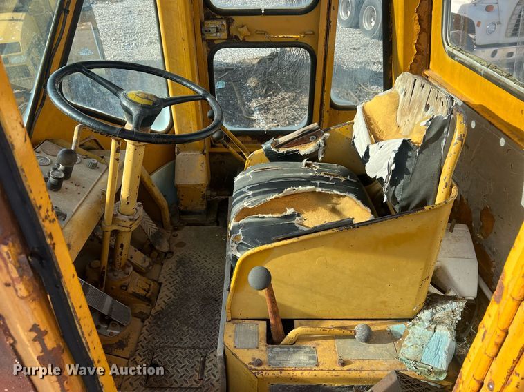 image for item LI9612 1967 Caterpillar 950  wheel loader