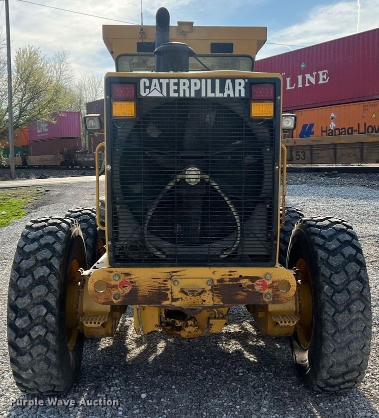 image for item LI9613 2005 Caterpillar 140H  motor grader