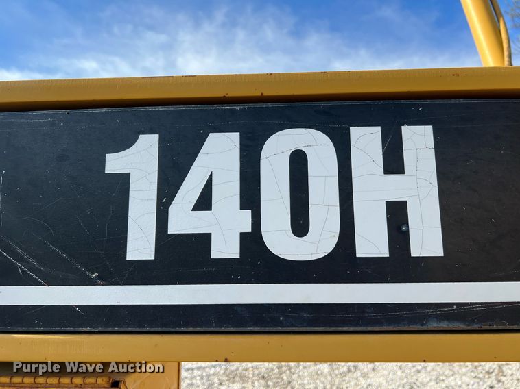 image for item LI9613 2005 Caterpillar 140H  motor grader
