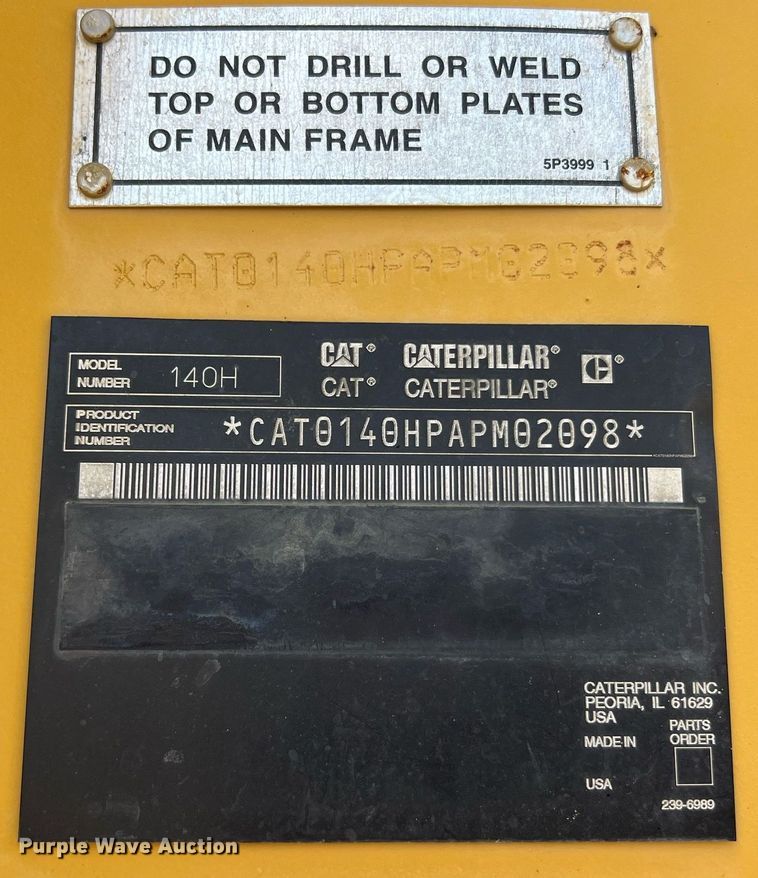 image for item LI9613 2005 Caterpillar 140H  motor grader