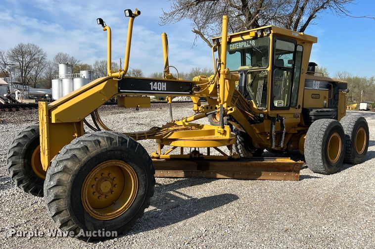 image for item LI9614 2005 Caterpillar 140H  motor grader
