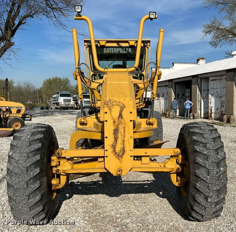 image for item LI9614 2005 Caterpillar 140H  motor grader