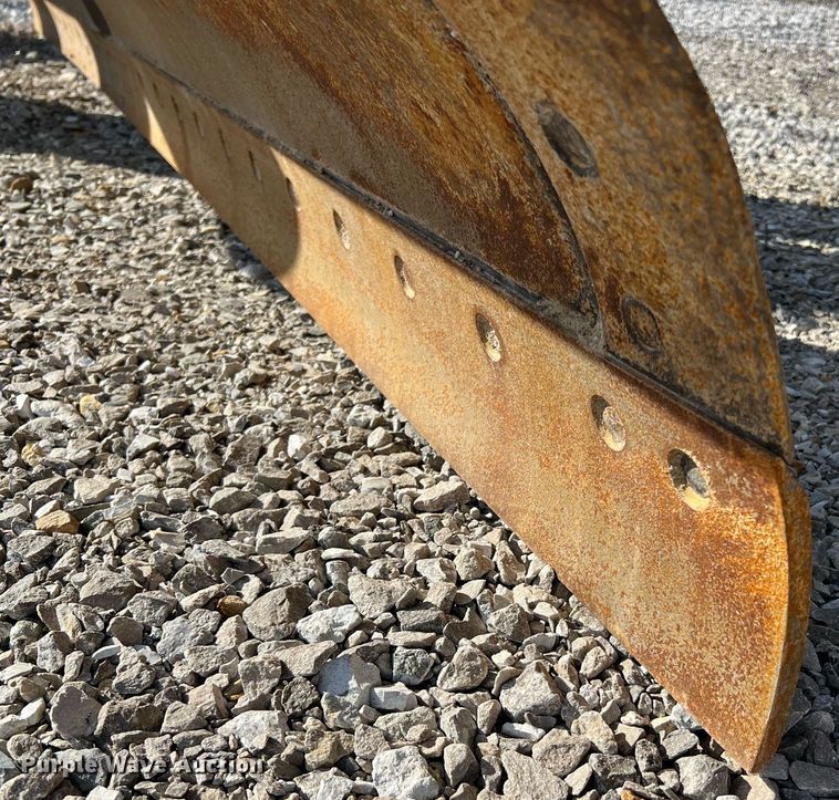 image for item LI9614 2005 Caterpillar 140H  motor grader