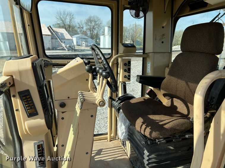 image for item LI9614 2005 Caterpillar 140H  motor grader