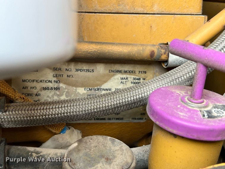 image for item LI9614 2005 Caterpillar 140H  motor grader