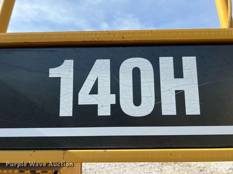 image for item LI9614 2005 Caterpillar 140H  motor grader