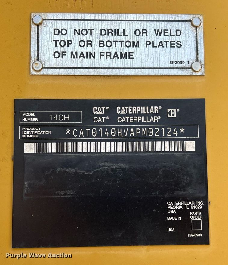 image for item LI9614 2005 Caterpillar 140H  motor grader