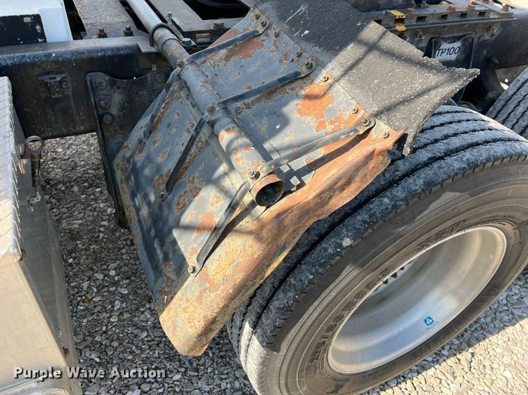 image for item LI9615 1985 Ford L9000  semi truck