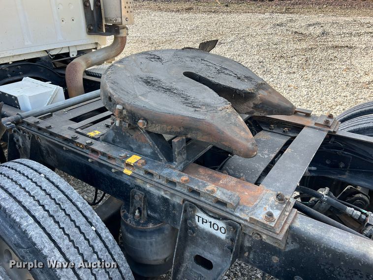 image for item LI9615 1985 Ford L9000  semi truck