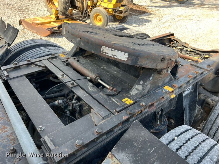 image for item LI9615 1985 Ford L9000  semi truck