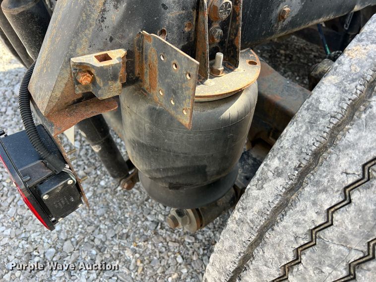 image for item LI9615 1985 Ford L9000  semi truck