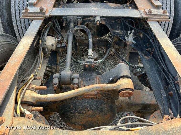 image for item LI9615 1985 Ford L9000  semi truck