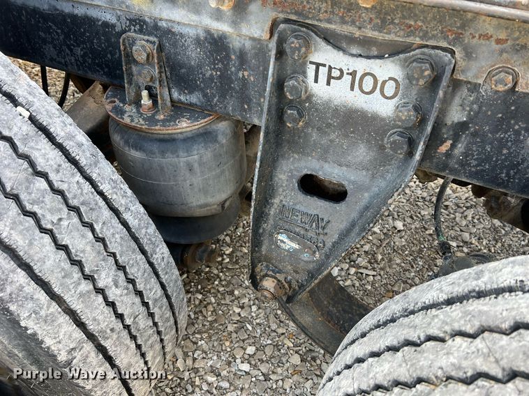 image for item LI9615 1985 Ford L9000  semi truck