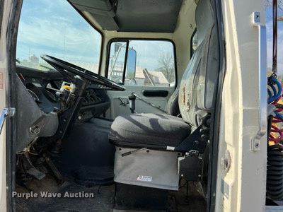 image for item LI9615 1985 Ford L9000  semi truck