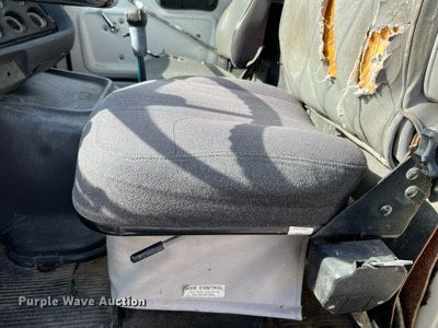 image for item LI9615 1985 Ford L9000  semi truck