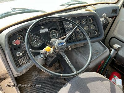 image for item LI9615 1985 Ford L9000  semi truck