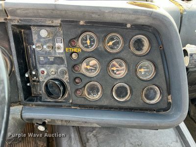 image for item LI9615 1985 Ford L9000  semi truck