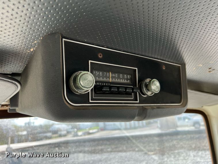 image for item LI9615 1985 Ford L9000  semi truck