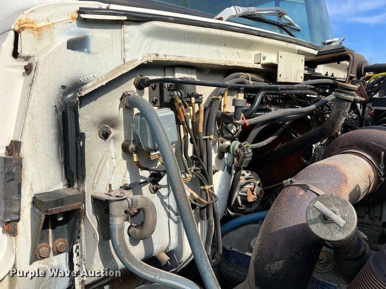 image for item LI9615 1985 Ford L9000  semi truck