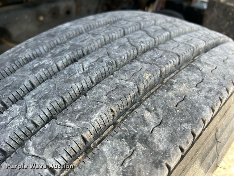 image for item LI9615 1985 Ford L9000  semi truck