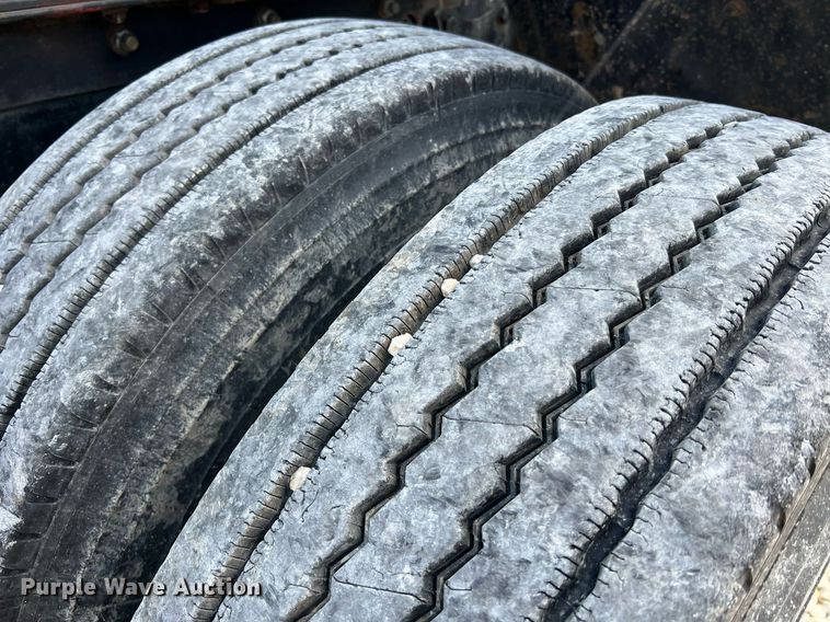 image for item LI9615 1985 Ford L9000  semi truck