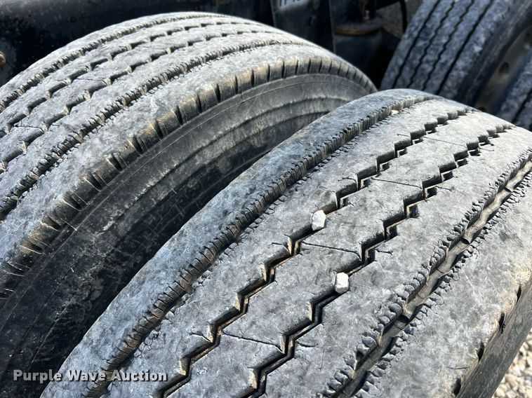 image for item LI9615 1985 Ford L9000  semi truck