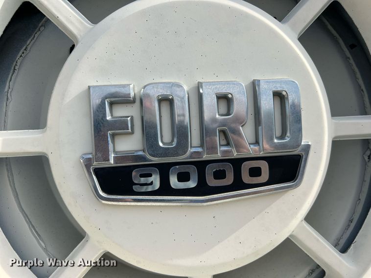 image for item LI9615 1985 Ford L9000  semi truck