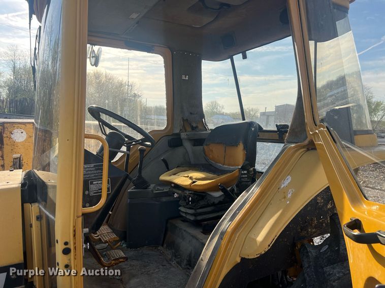 image for item LI9616 1996 Case 4230 XL  tractor