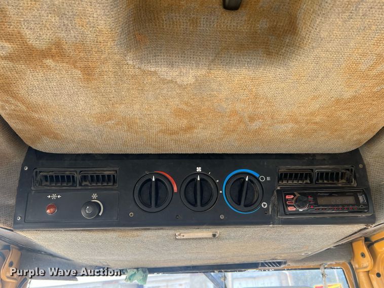 image for item LI9616 1996 Case 4230 XL  tractor