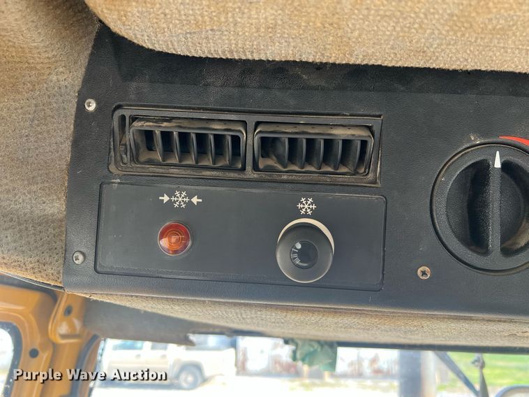 image for item LI9616 1996 Case 4230 XL  tractor