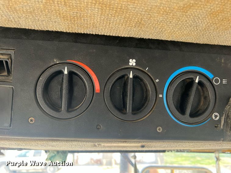 image for item LI9616 1996 Case 4230 XL  tractor