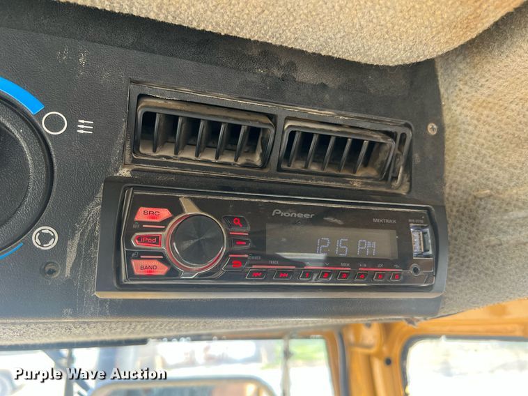 image for item LI9616 1996 Case 4230 XL  tractor