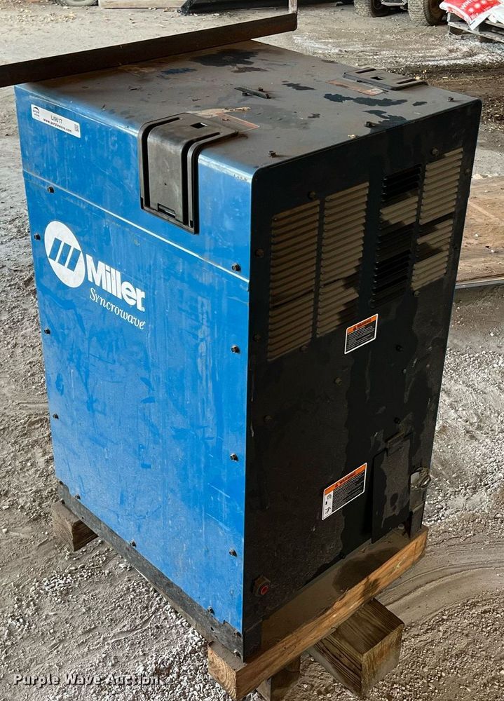 image for item LI9617 Miller Syncrowave 350LX  welder/generator