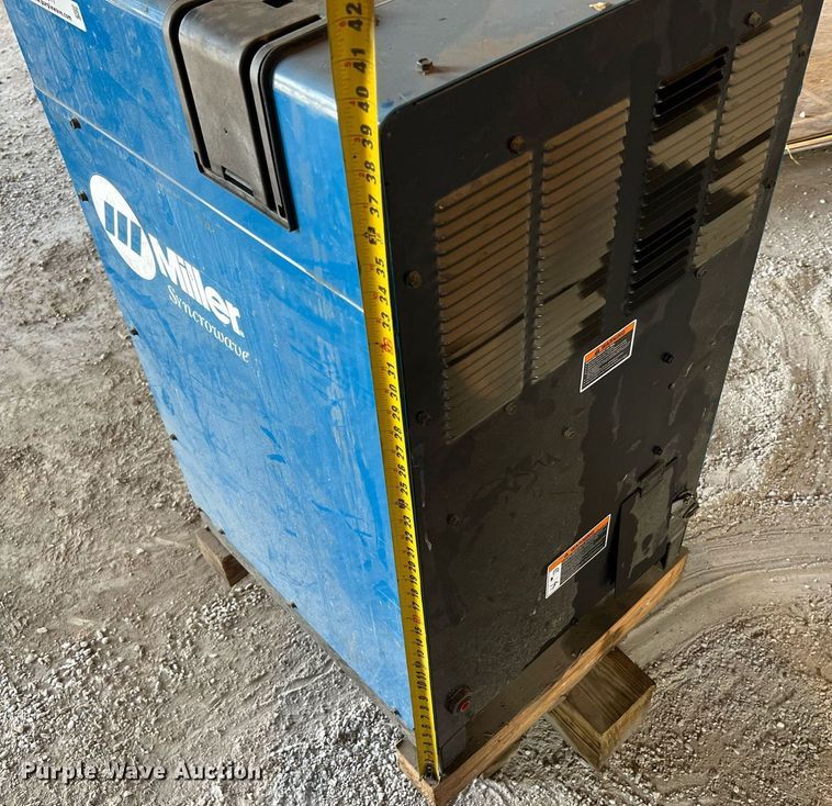 image for item LI9617 Miller Syncrowave 350LX  welder/generator