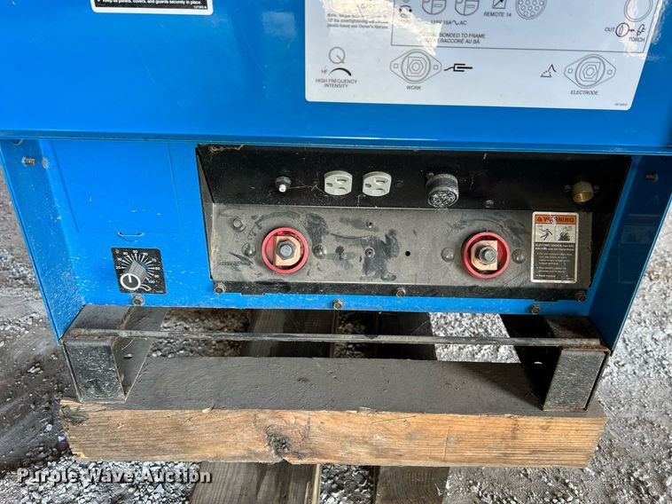 image for item LI9617 Miller Syncrowave 350LX  welder/generator