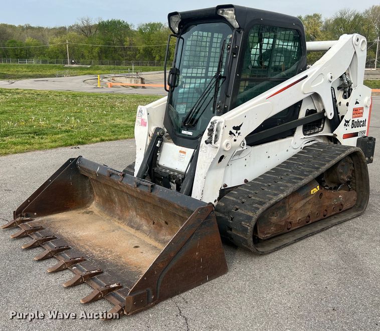image for item LI9627 2015 Bobcat T650  tracked skid steer loader