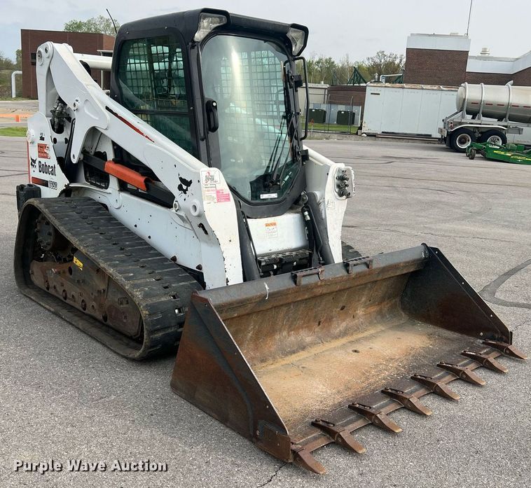 image for item LI9627 2015 Bobcat T650  tracked skid steer loader