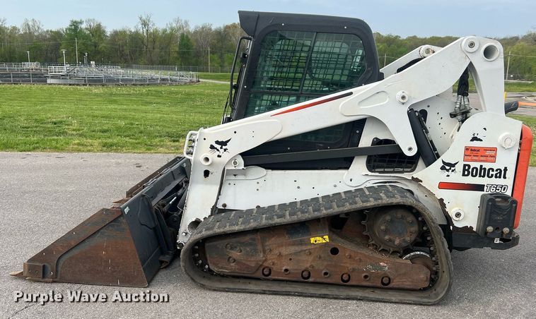 image for item LI9627 2015 Bobcat T650  tracked skid steer loader